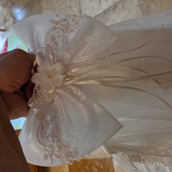 Girls Beautiful Veil White Tulle Satin Ruffles Layers Sequins Pears Applique Bow - Picture 4 of 4